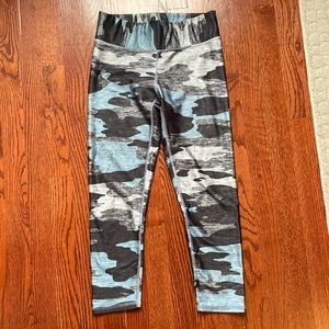 Terez Blue Camo Crop Leggings Size small TEREZ Workout Leggings camo blue grey